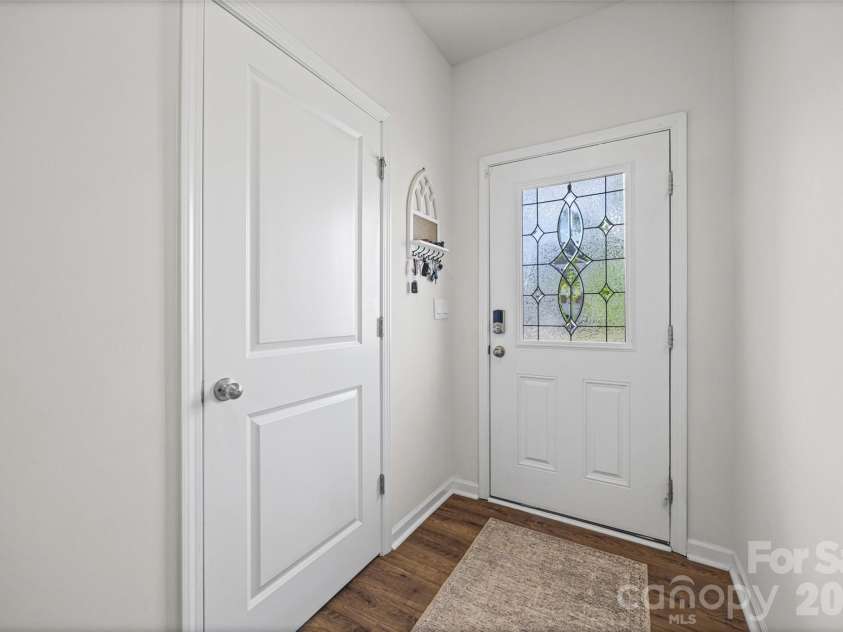 542 King Clover Lane, Clover, SC 29710.  MLS# CAR4395374, YatesRealty ID 7220. 