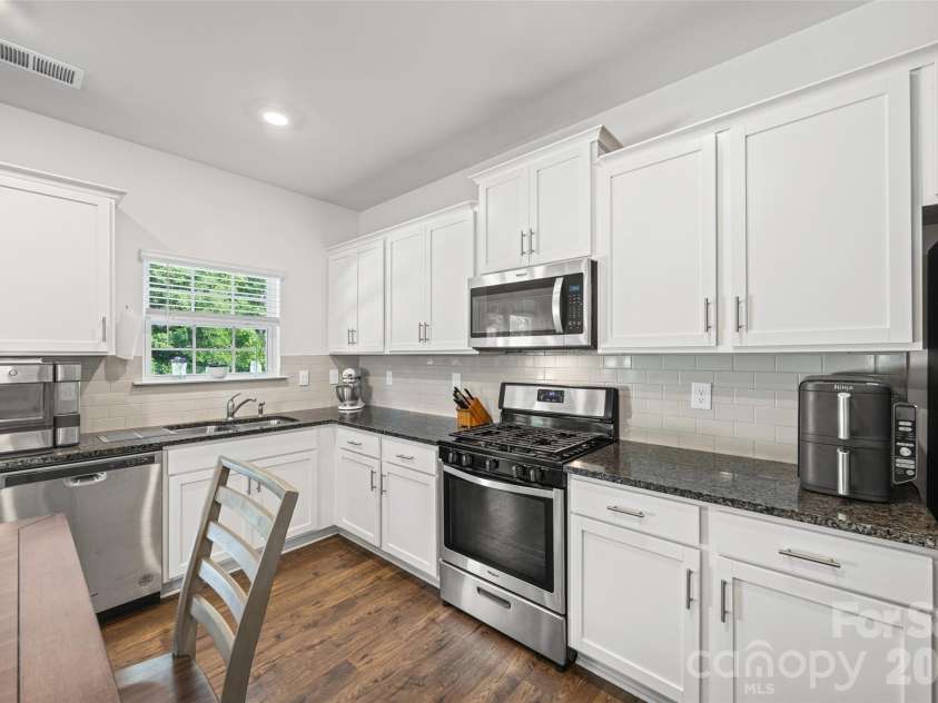542 King Clover Lane, Clover, SC 29710.  MLS# CAR4395374, YatesRealty ID 7220. 