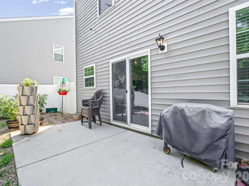 542 King Clover Lane, Clover, SC 29710.  MLS# CAR4395374, YatesRealty ID 7220. 