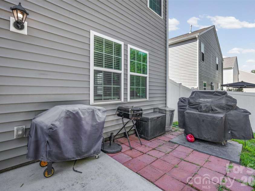 542 King Clover Lane, Clover, SC 29710.  MLS# CAR4395374, YatesRealty ID 7220. 