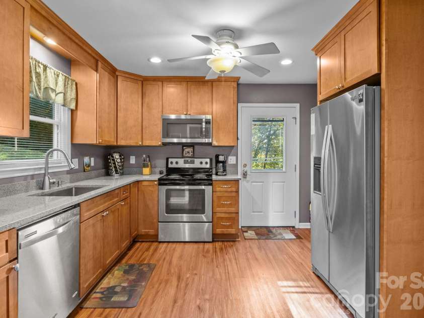 265 Dameron Drive, Blowing Rock, NC 28605.  MLS# CAR4325817, YatesRealty ID 7224. 