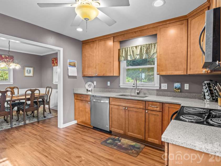265 Dameron Drive, Blowing Rock, NC 28605.  MLS# CAR4325817, YatesRealty ID 7224. 