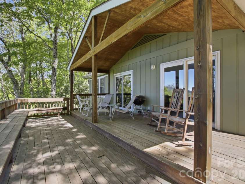 265 Dameron Drive, Blowing Rock, NC 28605.  MLS# CAR4325817, YatesRealty ID 7224. 