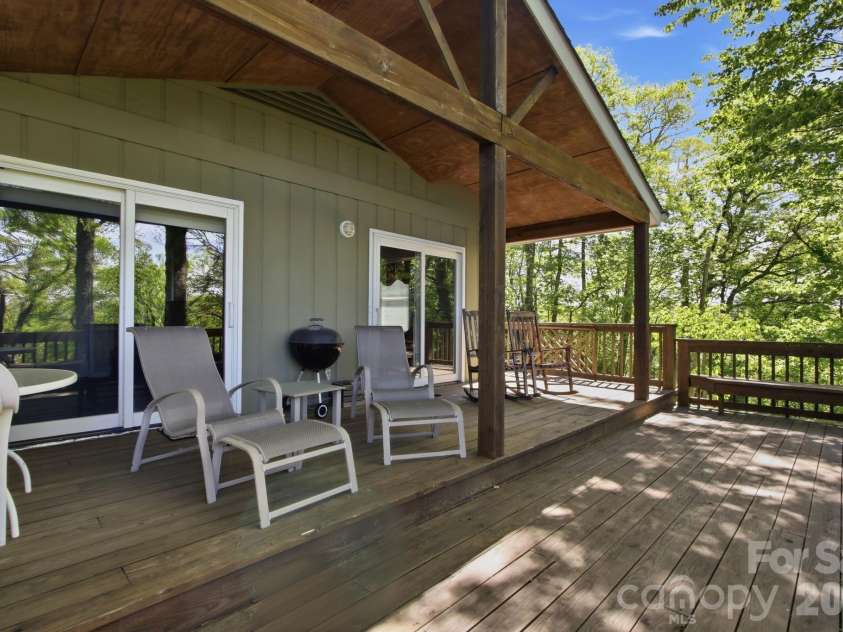 265 Dameron Drive, Blowing Rock, NC 28605.  MLS# CAR4325817, YatesRealty ID 7224. 