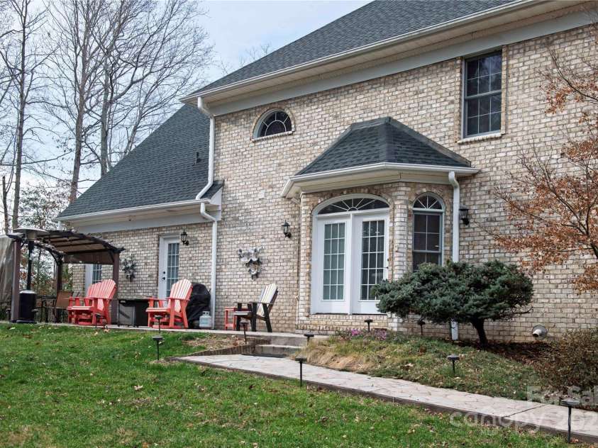 510 Stonecroft Court, Lenoir, NC 28645.  MLS# CAR4245498, YatesRealty ID 7224. 