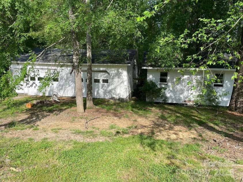 1300 Irish Potato Road, Concord, NC 28025.  MLS# CAR4244013, YatesRealty ID 7225. Man Cave/ She Shed