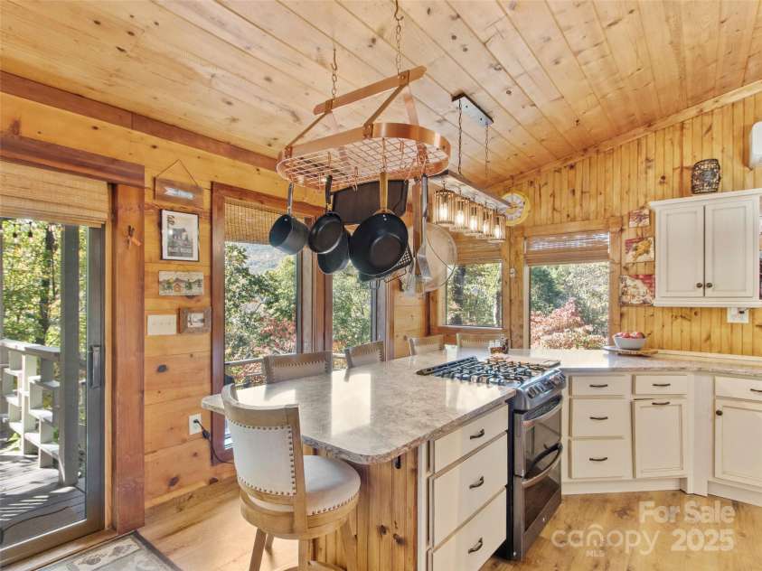 354 Big Ridge Road, Burnsville, NC 28714.  MLS# CAR4311834, YatesRealty ID 7226. Kitchen