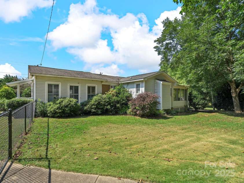 5159 Taxahaw Road, Lancaster, SC 29720.  MLS# CAR4249737, YatesRealty ID 7226. 