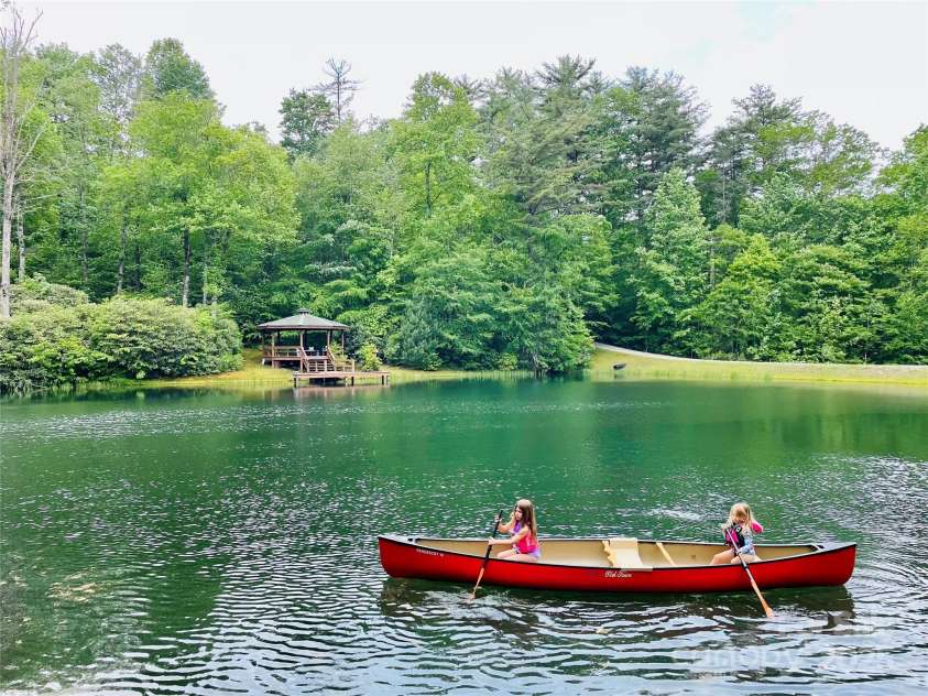 338 Fox Ridge Road, Lake Toxaway, NC 28747.  MLS# CAR4249765, YatesRealty ID 7227. 