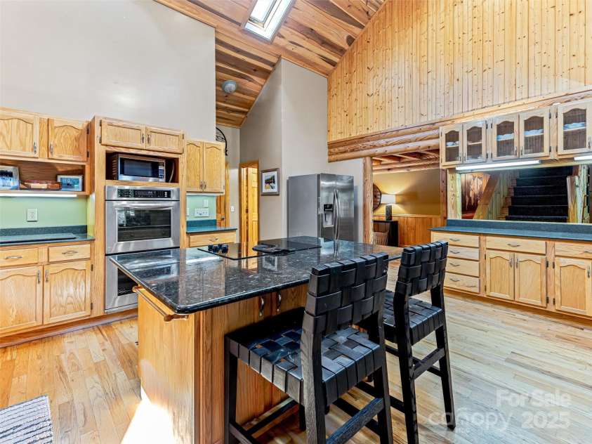 338 Fox Ridge Road, Lake Toxaway, NC 28747.  MLS# CAR4249765, YatesRealty ID 7227. 