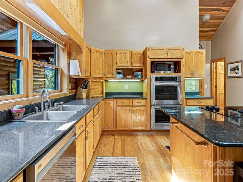 338 Fox Ridge Road, Lake Toxaway, NC 28747.  MLS# CAR4249765, YatesRealty ID 7227. 