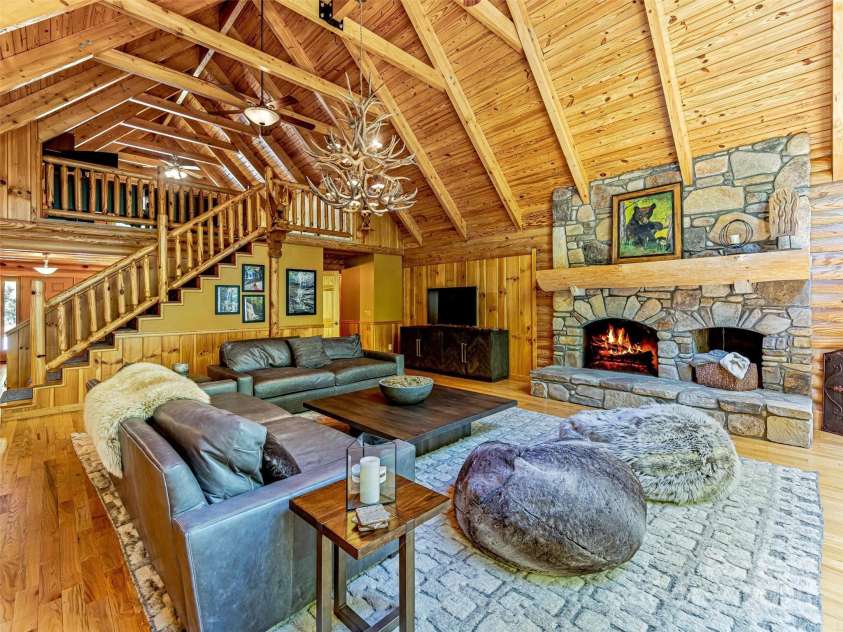 338 Fox Ridge Road, Lake Toxaway, NC 28747.  MLS# CAR4249765, YatesRealty ID 7227. 