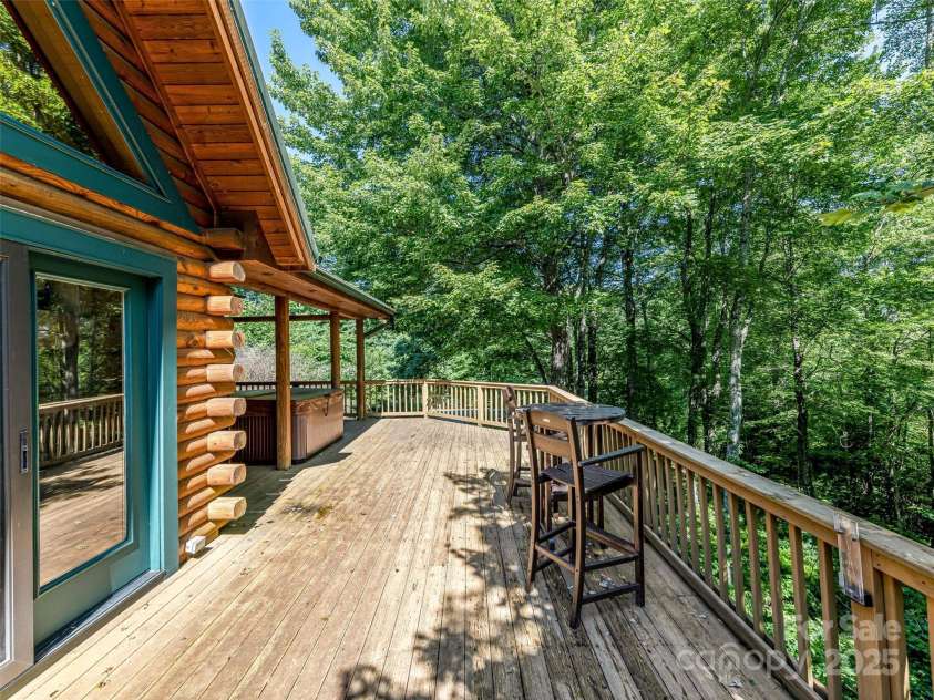 338 Fox Ridge Road, Lake Toxaway, NC 28747.  MLS# CAR4249765, YatesRealty ID 7227. 