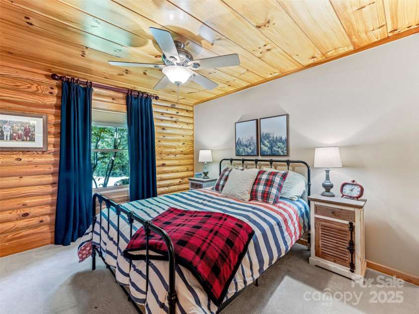 338 Fox Ridge Road, Lake Toxaway, NC 28747.  MLS# CAR4249765, YatesRealty ID 7227. 