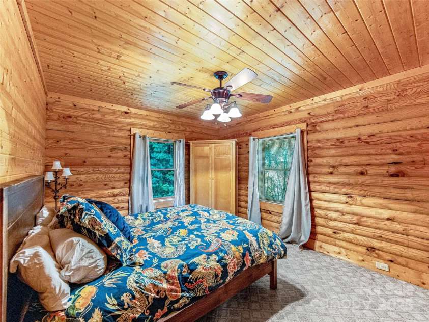 338 Fox Ridge Road, Lake Toxaway, NC 28747.  MLS# CAR4249765, YatesRealty ID 7227. 