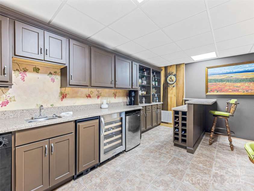 338 Fox Ridge Road, Lake Toxaway, NC 28747.  MLS# CAR4249765, YatesRealty ID 7227. 