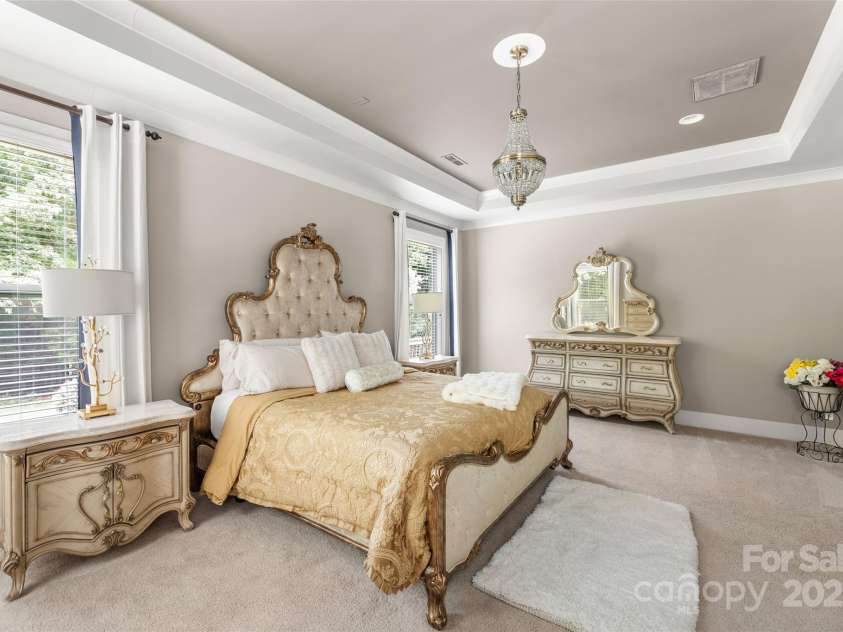 2103 Saddleridge Drive, Waxhaw, NC 28173.  MLS# CAR4305035, YatesRealty ID 723. Main Level Primary Bedroom