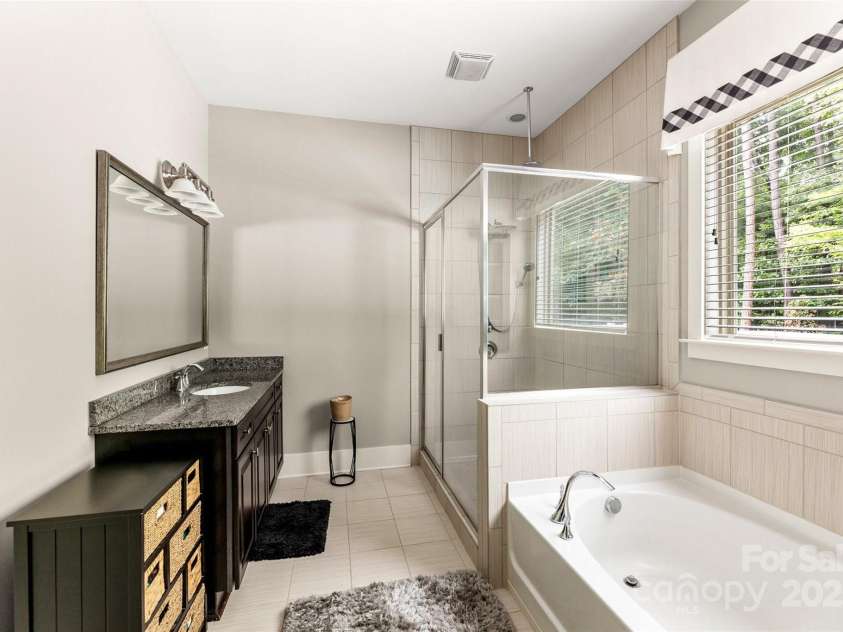 2103 Saddleridge Drive, Waxhaw, NC 28173.  MLS# CAR4305035, YatesRealty ID 723. Primary Bathroom