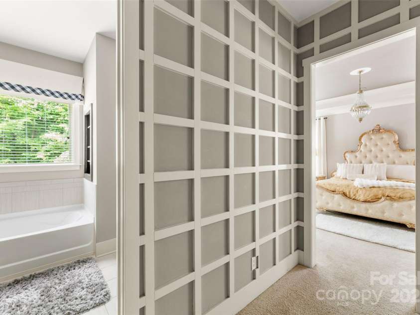 2103 Saddleridge Drive, Waxhaw, NC 28173.  MLS# CAR4305035, YatesRealty ID 723. Primary bedroom w/ hall to ensuite