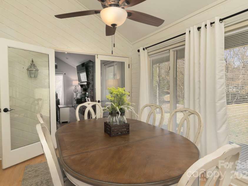 100 Donna Drive, Franklin, NC 28734.  MLS# CAR4268376, YatesRealty ID 7231. 