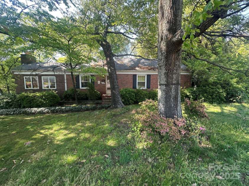 4301 The Plaza, Charlotte, NC 28205.  MLS# CAR4243385, YatesRealty ID 7232. Front Exterior 