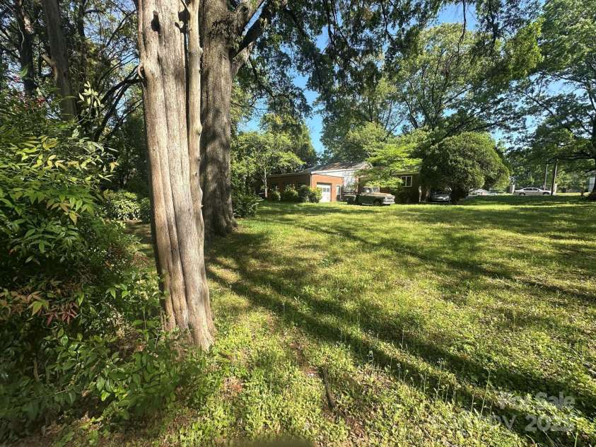 4301 The Plaza, Charlotte, NC 28205.  MLS# CAR4243385, YatesRealty ID 7232. Rear Yard 