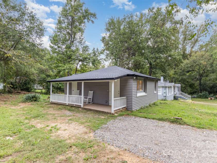 5825 Greene Street, Charlotte, NC 28269.  MLS# CAR4229042, YatesRealty ID 7232. 