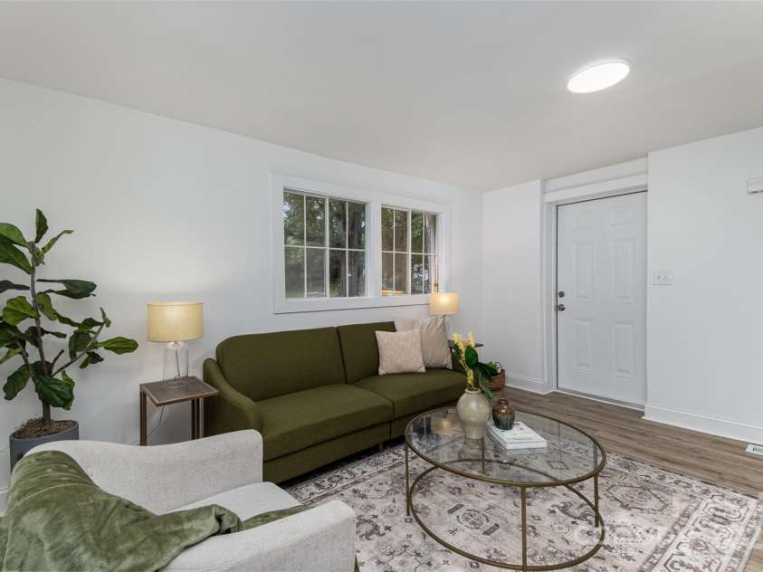5825 Greene Street, Charlotte, NC 28269.  MLS# CAR4229042, YatesRealty ID 7232. 