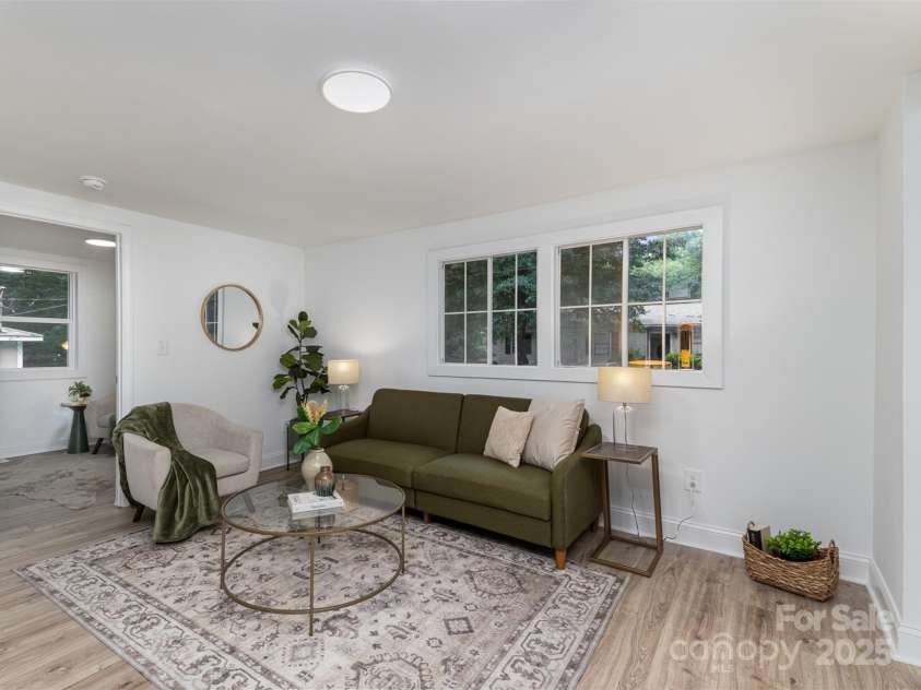 5825 Greene Street, Charlotte, NC 28269.  MLS# CAR4229042, YatesRealty ID 7232. 
