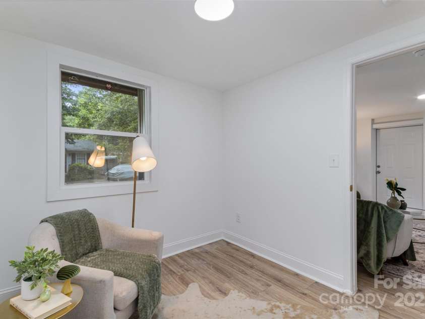 5825 Greene Street, Charlotte, NC 28269.  MLS# CAR4229042, YatesRealty ID 7232. 