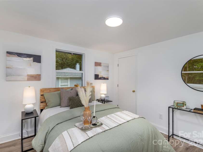 5825 Greene Street, Charlotte, NC 28269.  MLS# CAR4229042, YatesRealty ID 7232. 
