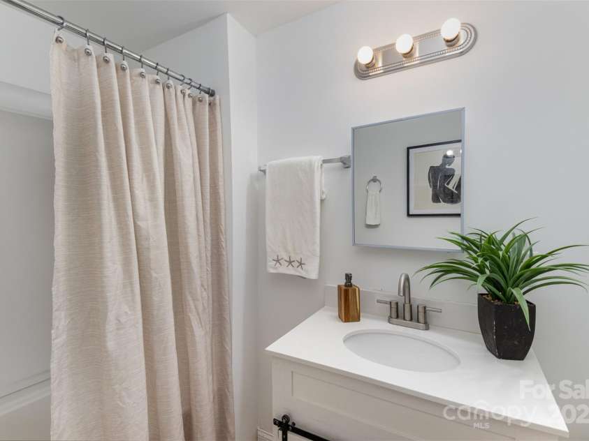 5825 Greene Street, Charlotte, NC 28269.  MLS# CAR4229042, YatesRealty ID 7232. 