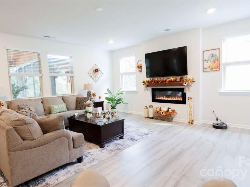 2220 Sussex Road, York, SC 29745.  MLS# CAR4313605, YatesRealty ID 7233. 