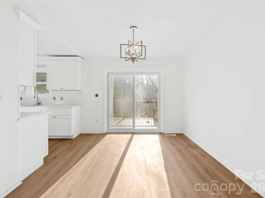 8122 Strawberry Point Drive, Charlotte, NC 28215.  MLS# CAR4357578, YatesRealty ID 7233. 