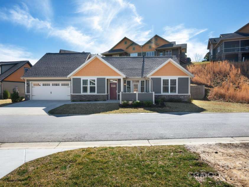 76 Creekside View Drive, Asheville, NC 28804.  MLS# CAR4265172, YatesRealty ID 7234. 76 Creekside View Drive