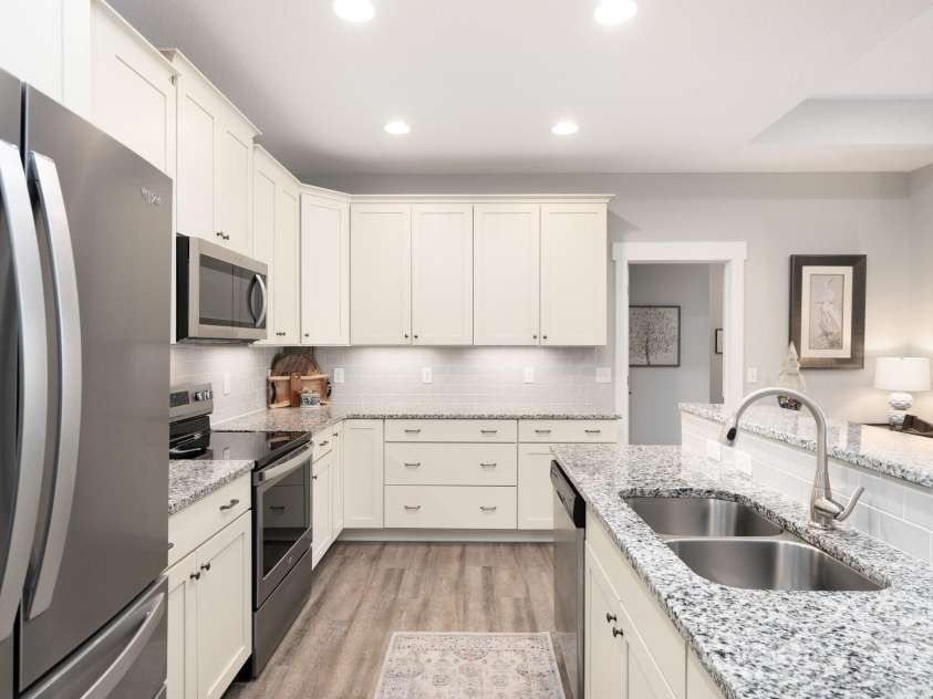 76 Creekside View Drive, Asheville, NC 28804.  MLS# CAR4265172, YatesRealty ID 7234. All Kitchen Appliances Convey