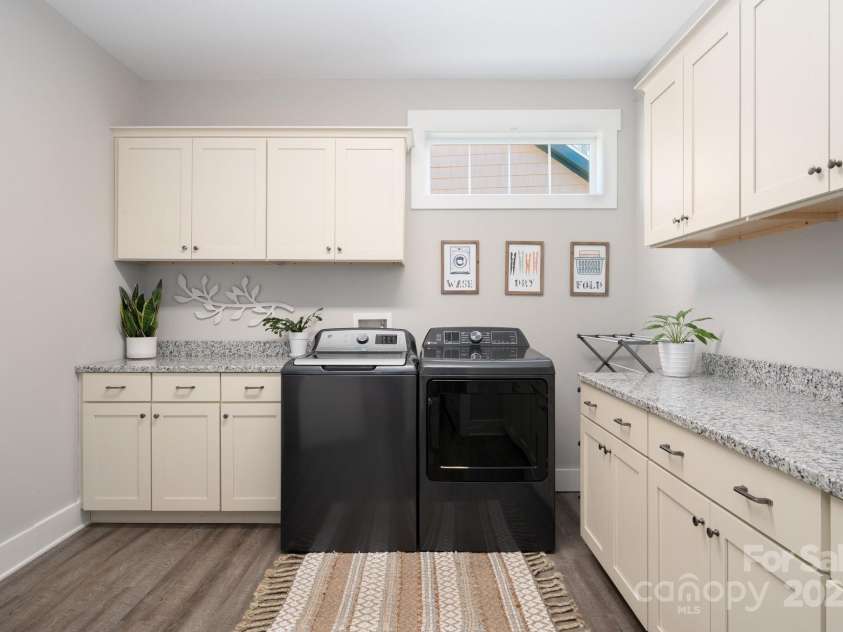 76 Creekside View Drive, Asheville, NC 28804.  MLS# CAR4265172, YatesRealty ID 7234. Fantastic Laundry Room Includes Utility Sink