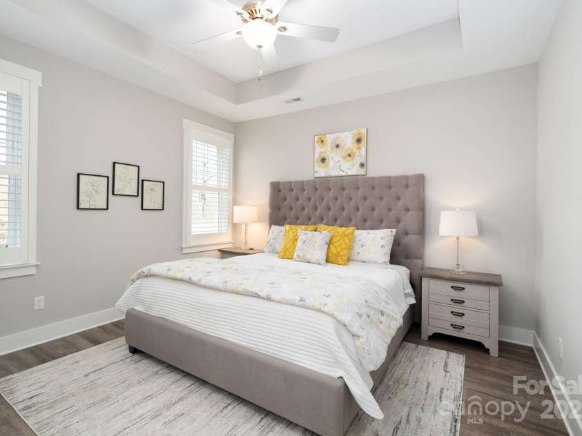 76 Creekside View Drive, Asheville, NC 28804.  MLS# CAR4265172, YatesRealty ID 7234. Split Bedroom Floor Plan