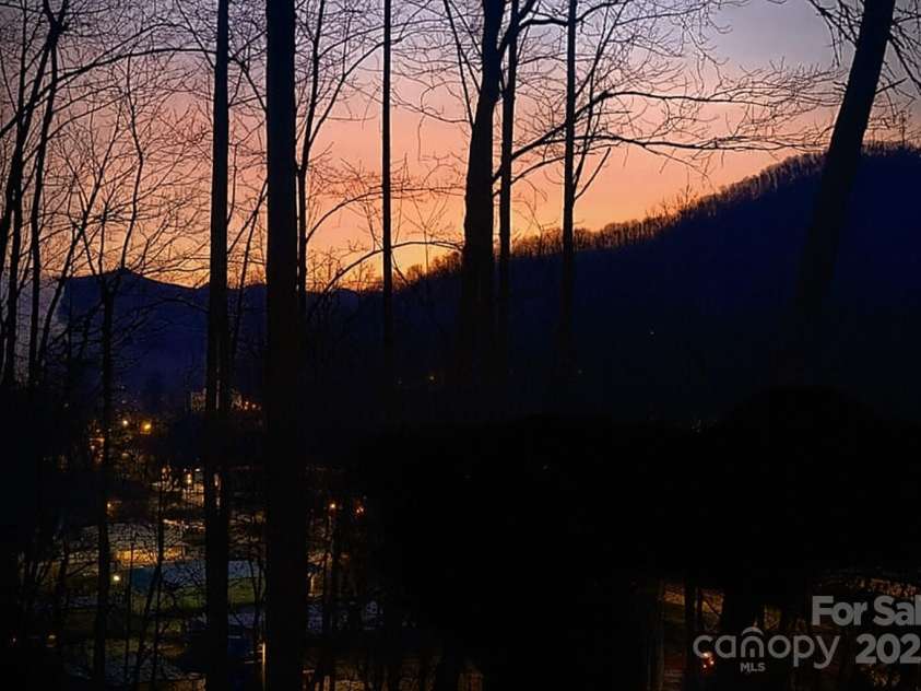 824 Dillsboro Road, Sylva, NC 28779.  MLS# CAR4304978, YatesRealty ID 7234. 