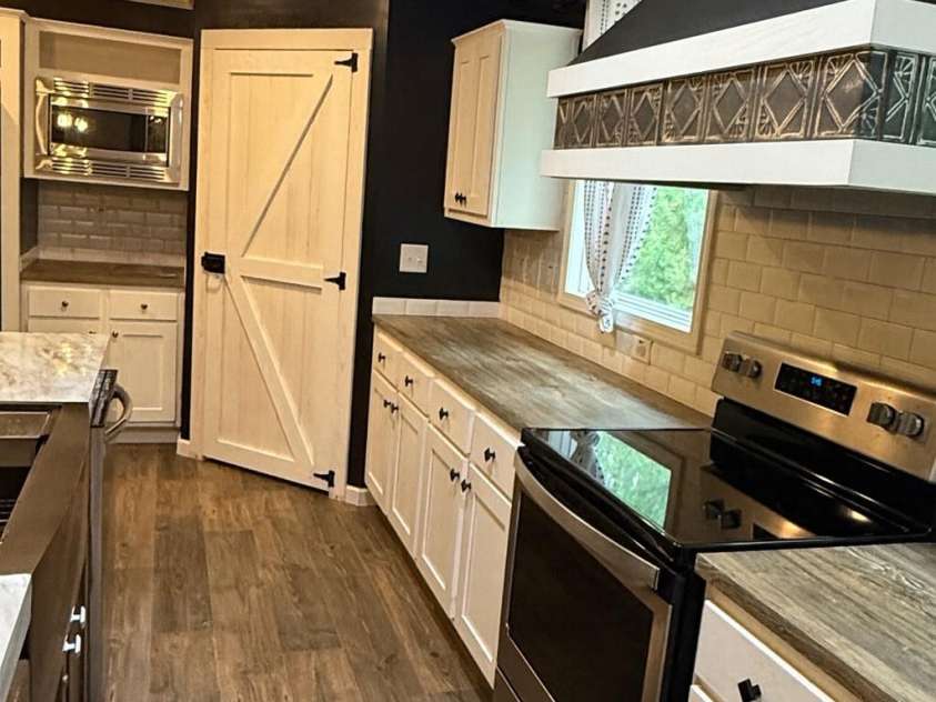 824 Dillsboro Road, Sylva, NC 28779.  MLS# CAR4304978, YatesRealty ID 7234. 