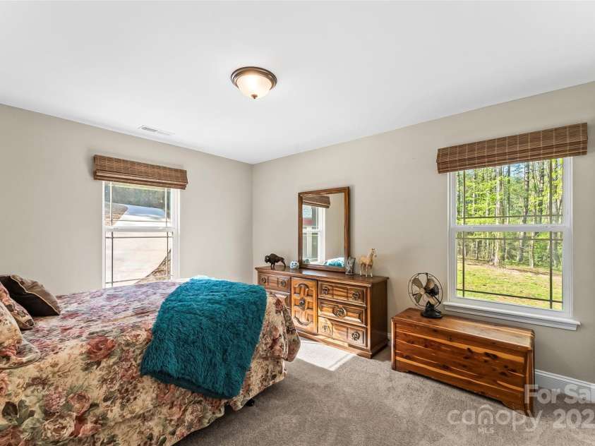 3381 Peninsula Pointe Drive, Valdese, NC 28690.  MLS# CAR4249000, YatesRealty ID 7236. 