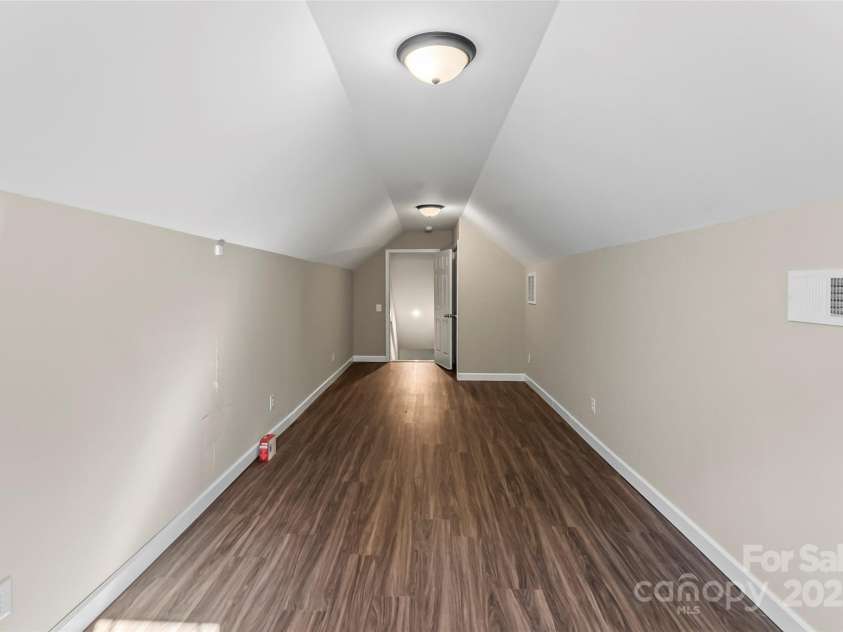 3381 Peninsula Pointe Drive, Valdese, NC 28690.  MLS# CAR4249000, YatesRealty ID 7236. 