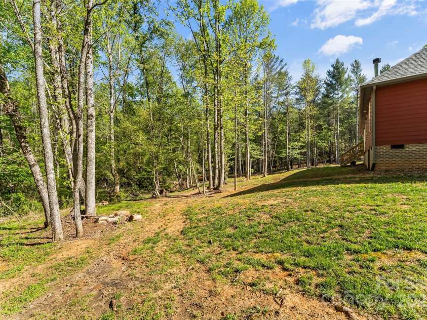 3381 Peninsula Pointe Drive, Valdese, NC 28690.  MLS# CAR4249000, YatesRealty ID 7236. 