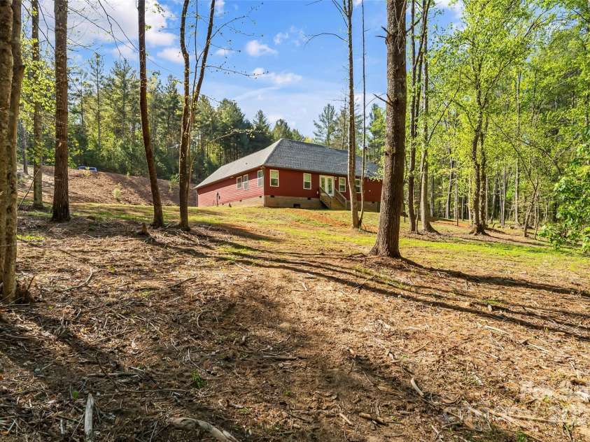 3381 Peninsula Pointe Drive, Valdese, NC 28690.  MLS# CAR4249000, YatesRealty ID 7236. 