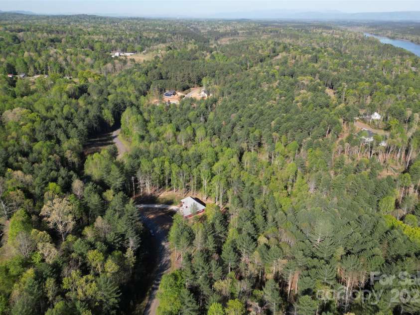 3381 Peninsula Pointe Drive, Valdese, NC 28690.  MLS# CAR4249000, YatesRealty ID 7236. 
