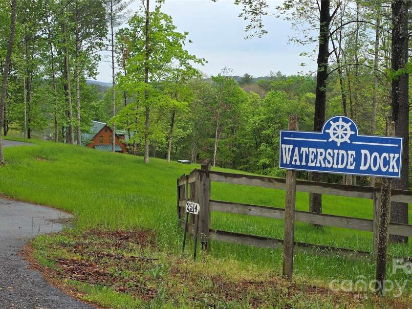 3381 Peninsula Pointe Drive, Valdese, NC 28690.  MLS# CAR4249000, YatesRealty ID 7236. Lakeside Day slips