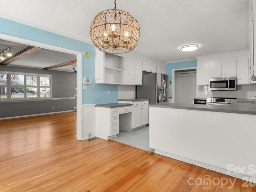 3605 Sulstone Lane, Charlotte, NC 28210.  MLS# CAR4355133, YatesRealty ID 7236. 