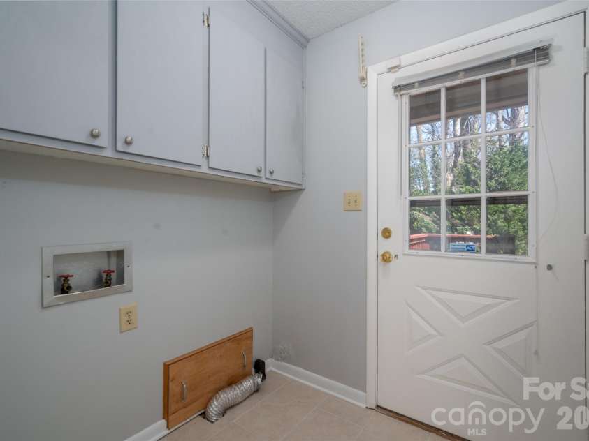 3605 Sulstone Lane, Charlotte, NC 28210.  MLS# CAR4355133, YatesRealty ID 7236. 