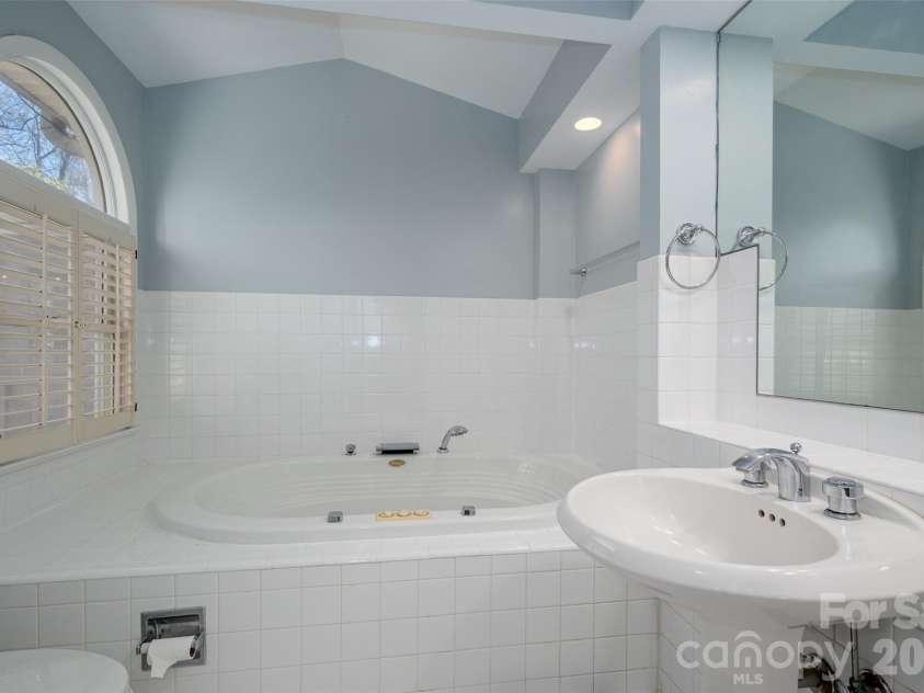 3605 Sulstone Lane, Charlotte, NC 28210.  MLS# CAR4355133, YatesRealty ID 7236. 