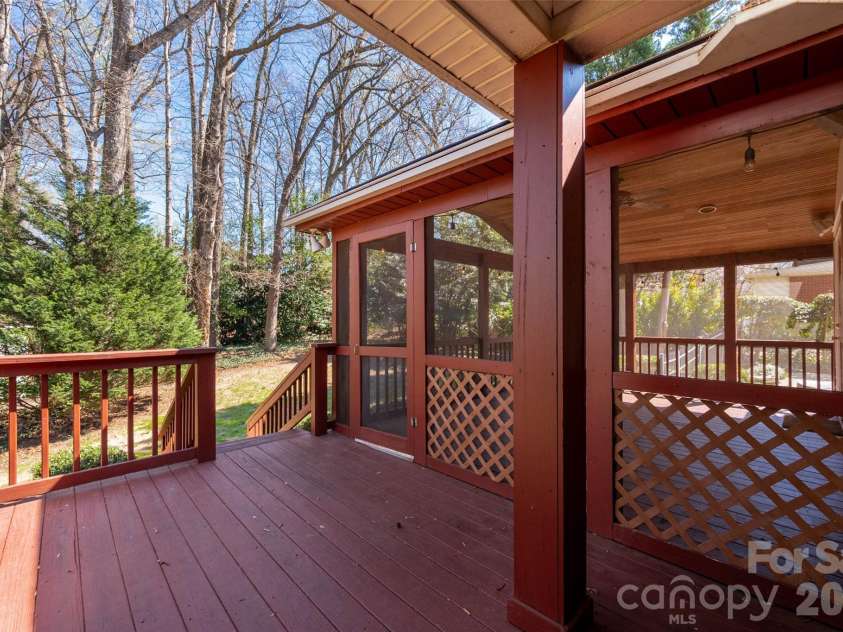 3605 Sulstone Lane, Charlotte, NC 28210.  MLS# CAR4355133, YatesRealty ID 7236. 